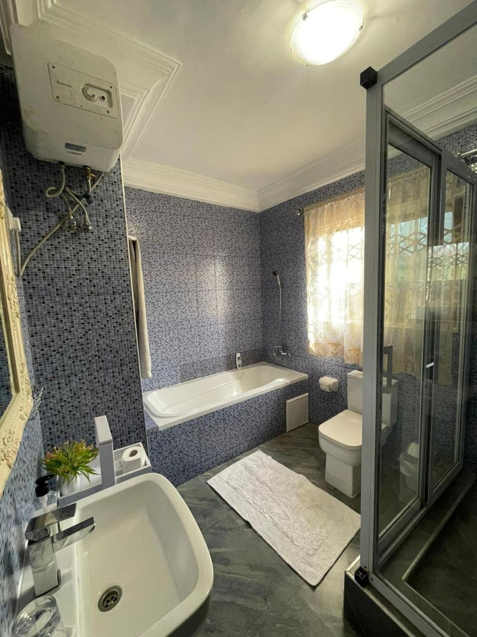 Perriman Hotel Kokrobite Buitenkant foto